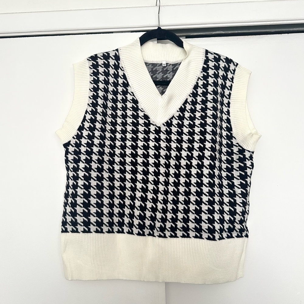 SAFRISIOR Oversized Knitted Vest Sweater Vintage V Neck Loose Sleeveless Sweater